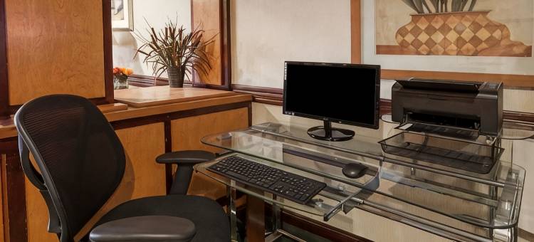 沃伦戴斯套房酒店(Days Inn & Suites by Wyndham Warren)图片