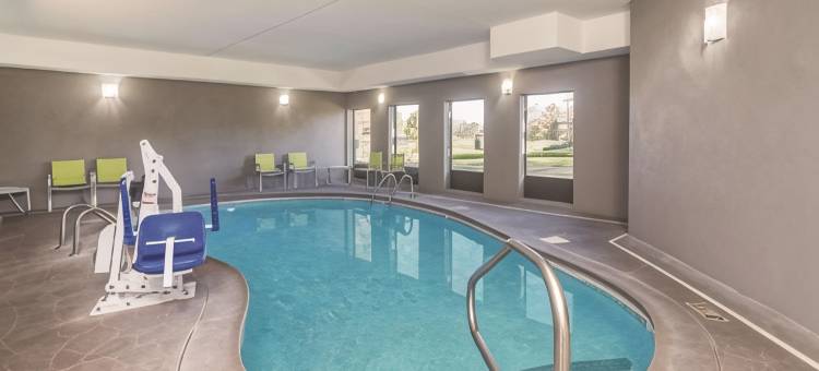 路易维尔东拉昆塔温德姆套房酒店(La Quinta Inn & Suites by Wyndham Louisville East)图片