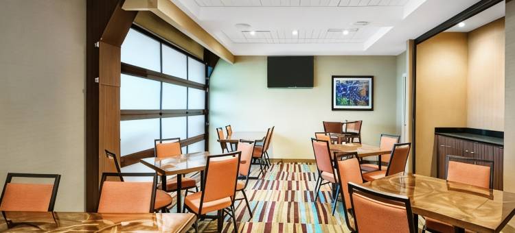 Fairfield Inn & Suites Van Canton Area图片