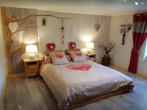 乐菲美迪拉豪特住宿加早餐旅馆(La Ferme de Là-Haut B&B)