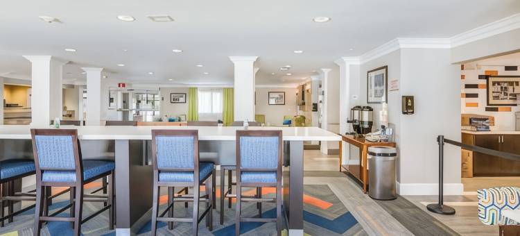 MainStay套房哥伦布市堡摩尔边上(MainStay Suites Columbus Next to Fort Moore)图片