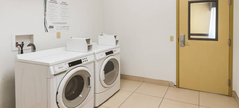 约书亚拉金塔旅馆及套房(Motel 6 Joshua, TX)图片