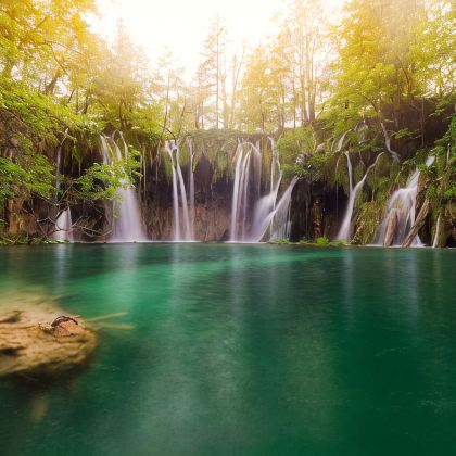 斯洛文尼亚布莱德+克罗地亚杜布罗夫尼克+莫斯塔尔10日私家团