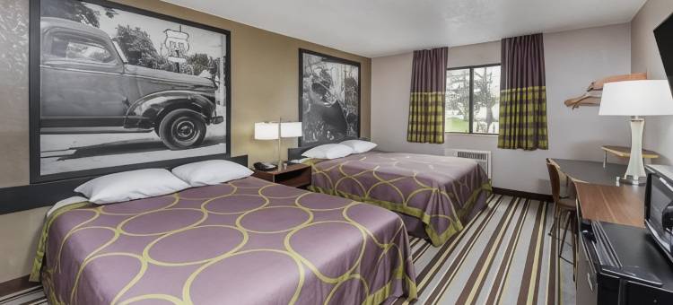 布卢明顿速8酒店(Super 8 by Wyndham Bloomington)图片