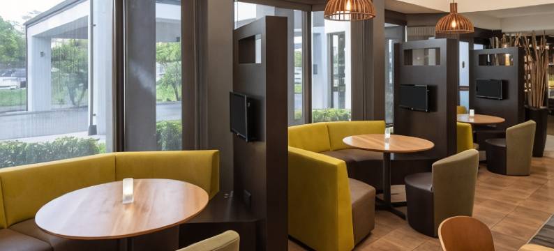 奥兰多机场万怡酒店(Courtyard Orlando Airport)图片