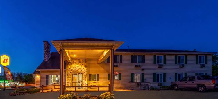 威斯康辛柏林温德姆速 8 酒店(Super 8 by Wyndham Berlin WI)图片