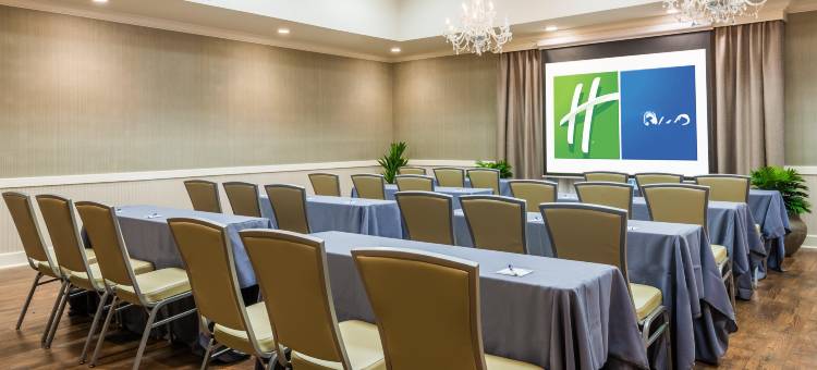 Holiday Inn Express 费尔霍普，指向明确(Holiday Inn Express Fairhope-Point Clear)图片