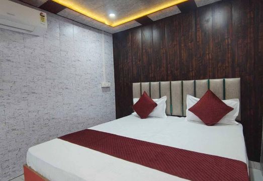 Radha Krishna Home Hotel Overview