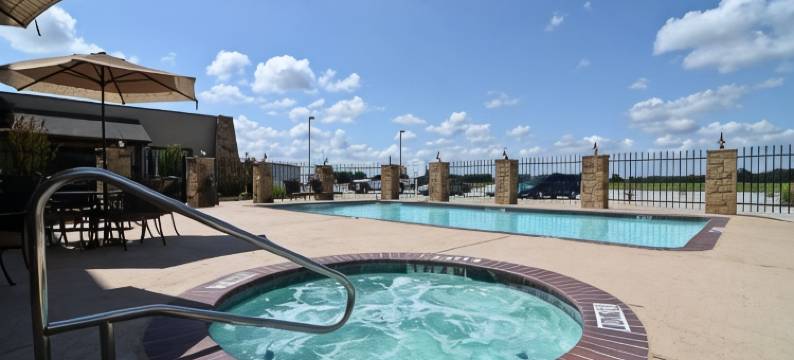 艾莫里福克湖贝斯特韦斯特优质套房酒店(Best Western Plus Emory at Lake Fork Inn  Suites)图片