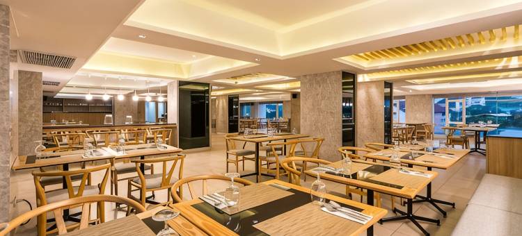 拉达纳丘酒店(Rattanachol Hotel)图片
