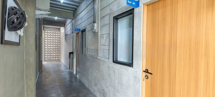万塔丽文万隆红帕特纳(Manta Living Bandung RedPartner)图片