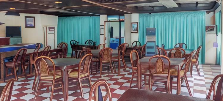 红多兹Plus酒店-近安耶尔图古梅库苏尔(RedDoorz Plus Near Tugu Mercusuar Anyer)图片