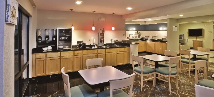 北默特尔比奇拉昆塔温德姆酒店(La Quinta Inn by Wyndham North Myrtle Beach)图片