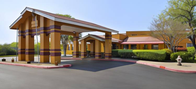 凯艺套房酒店-35号州际公路/近AT&T中心(Quality Inn & Suites I-35 Near Frost Bank Center)图片