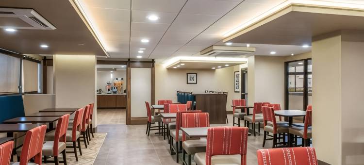 科普兰大楼舒适套房酒店(Comfort Inn & Suites at Copeland Tower)图片