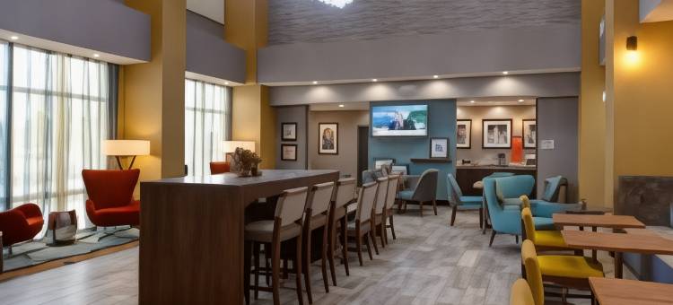 威奇托/机场希尔顿欢朋套房酒店(Hampton Inn & Suites Wichita/Airport)图片