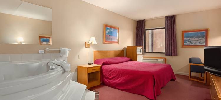 曼西鲍尔州立大学美吟酒店(Baymont by Wyndham Muncie Near Ball State University)图片