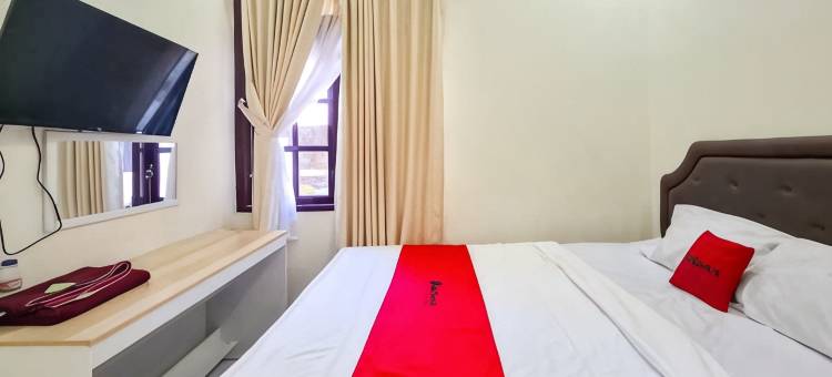 O 格里亚维萨塔伊斯兰酒店(RedDoorz Syariah at Griya Wisata Wonogiri)图片