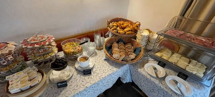 康纳德酒店(Hotel Conrad)图片