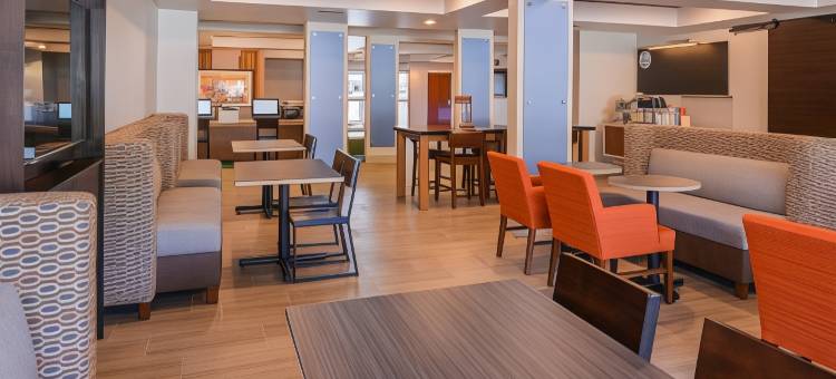 Holiday Inn Express 布卢明顿西(Holiday Inn Express Bloomington West)图片