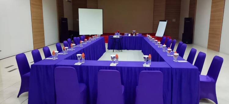 金域优质大堂酒店(Royal Hotel n' Lounge)图片