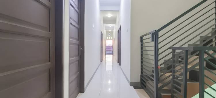 红多兹伊斯兰酒店-近三马林达惹兰雅加达(RedDoorz Syariah Near Jalan Jakarta Samarinda)图片