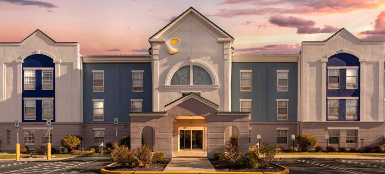 东布朗士维克南河舒适套房酒店(Comfort Suites East Brunswick - South River)图片