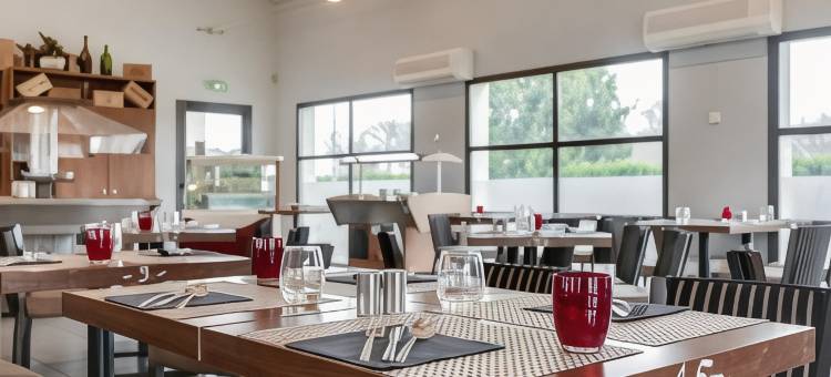 波尔多拉布雷德阿肯纳酒店餐厅(Hôtel Restaurant Akena la Brède)图片