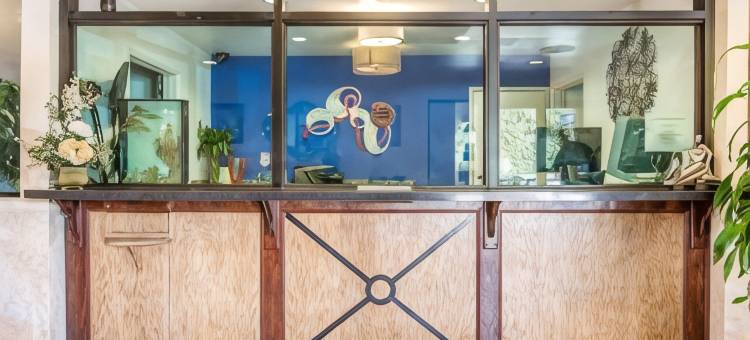 科尔顿河畔罗德威套房酒店(Rodeway Inn & Suites Colton-Riverside)图片