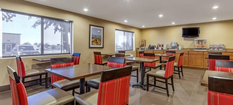 凤凰城北/鹿谷舒适套房酒店(Comfort Inn & Suites Phoenix North - Deer Valley)图片