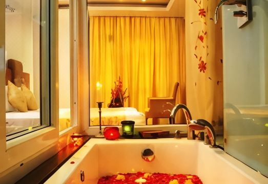 Hotel Palm Do'r - 02 Mins from New Delhi Railway Station Hotel Overview