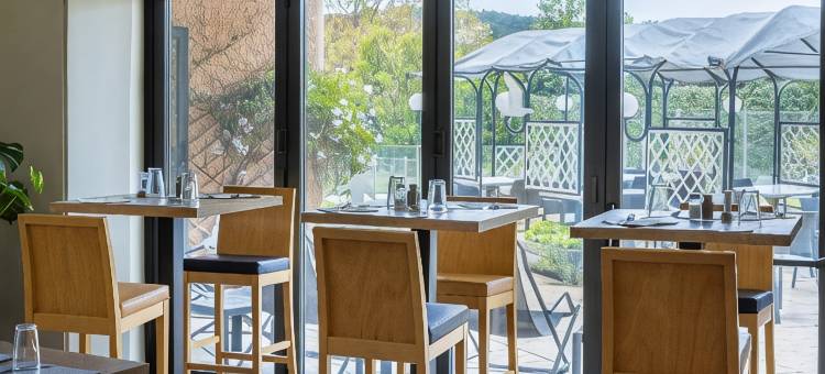 土伦瓦莱特诺米斯(Noemys Toulon la Valette - Hotel Restaurant Avec Piscine)图片