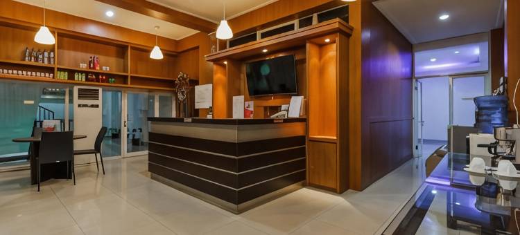 红多兹高级酒店@安佩拉拉雅2号(RedDoorz Premium @ Ampera Raya 2)图片