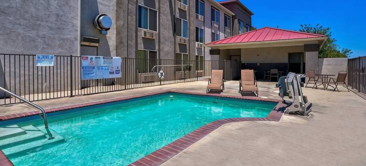 开间6套房 - 希斯皮里亚，加利福尼亚州 - 西主街 - I-15(Studio 6 Suites Hesperia, CA West Main Street I 15)图片