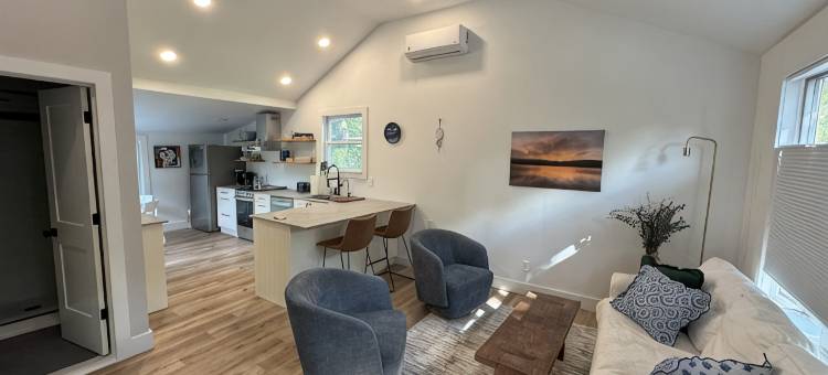 安溪: 格林伍德湖. 迷人的全新翻修两卧室度假屋 可携带犬.(Ann Creek:  Charming 2 BR fully renovated house at Greenwood Lake. Dog friendly.)图片