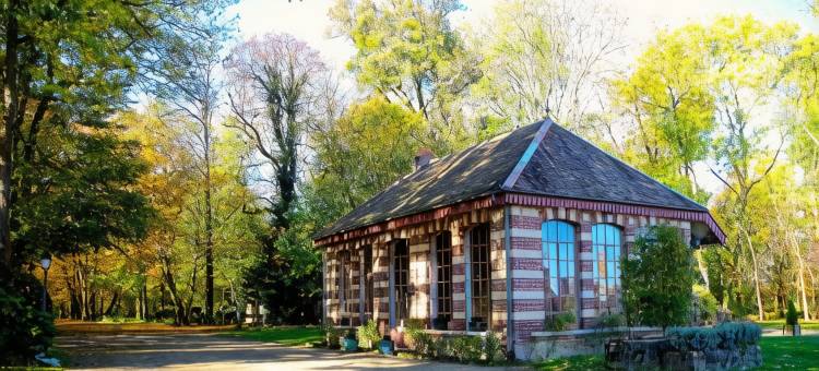 蒙塔贝特木屋酒店(Château de Montabert)图片