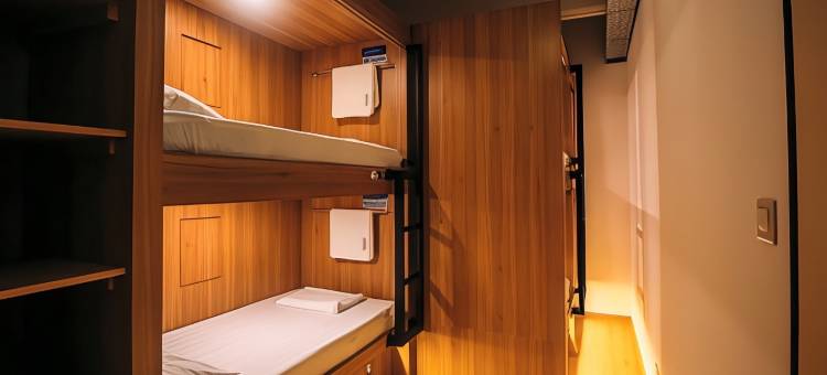 蓝水胶囊旅馆@香港街38号(Bluewaters Pods 38 Hongkong St)图片