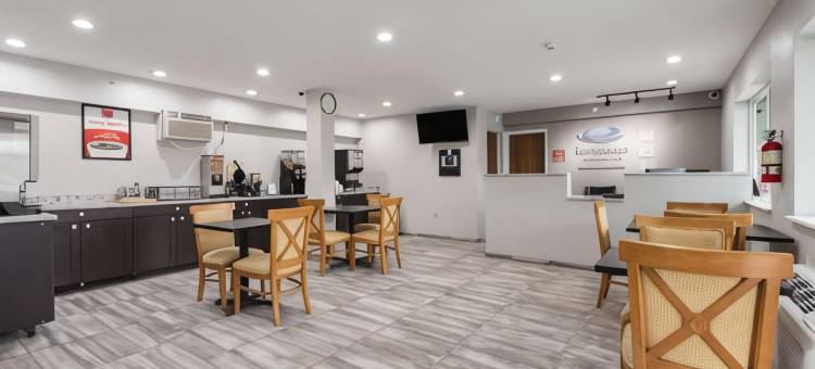 梅森市 - 克利尔湖伊克诺旅馆套房(Econo Lodge Inn & Suites Mason City - Clear Lake)图片