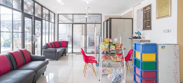 红多兹伊斯兰酒店@维农恩甘朱克(RedDoorz Syariah at Winong Nganjuk)图片