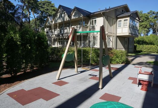 Wooden Villa Hotel Overview