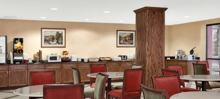 埃尔克哈特呗盟套房酒店(Baymont by Wyndham Elkhart)图片