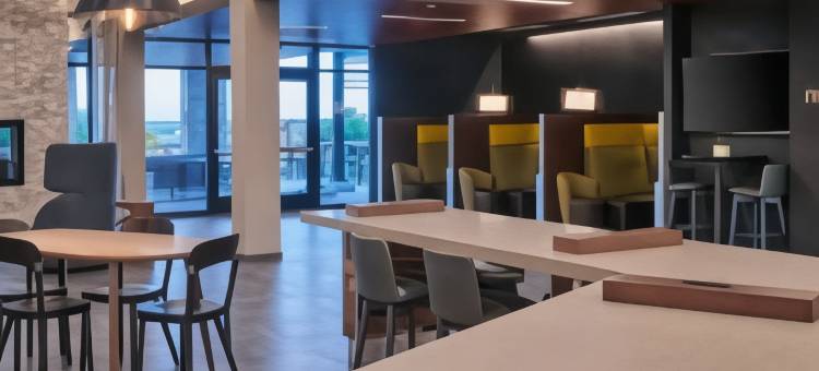 佩托斯基万豪万怡酒店(Courtyard Petoskey at Victories Square)图片