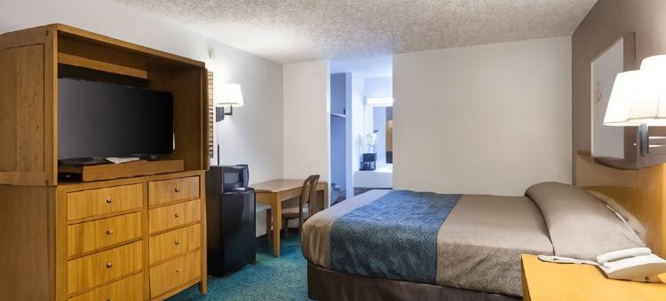 湖市I-75罗德威酒店(Rodeway Inn Lake City I-75)图片