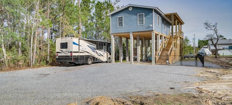 Bay St Louis Home拥有私人码头和皮划艇！(Bay St Louis Home w/ Private Dock + Kayaks!)图片