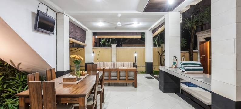 苏里亚马斯别墅酒店(Surya Mas Villa)图片