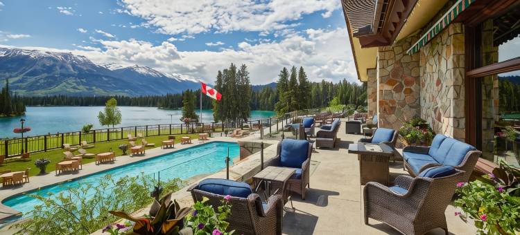 费尔蒙特贾斯珀帕克小屋(Fairmont Jasper Park Lodge)图片