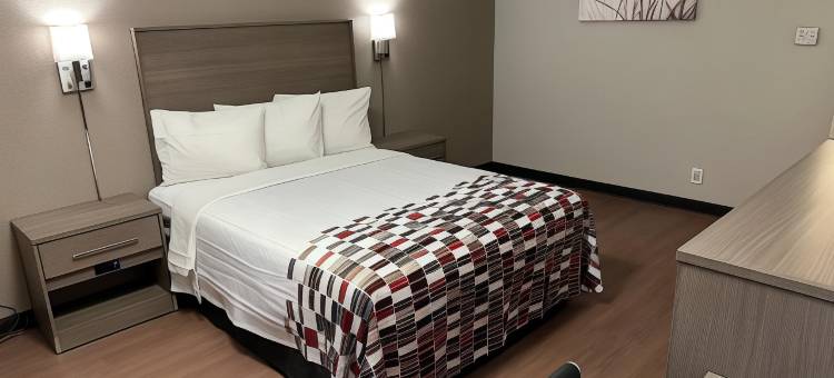 红屋顶旅馆奥本希尔斯(Red Roof Inn Auburn Hills)图片