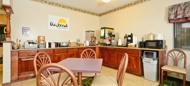 托皮卡戴斯酒店(Days Inn by Wyndham Topeka)图片