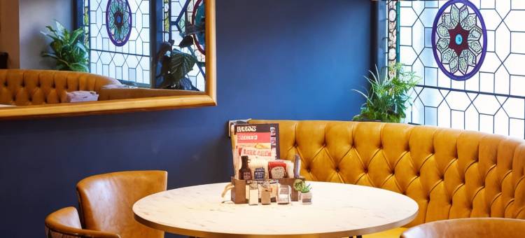 白鹿晚安旅店(The White Hart Inn by Greene King Inns)图片