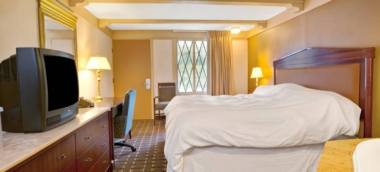 格林斯堡骑士酒店(Knights Inn Greensburg)图片